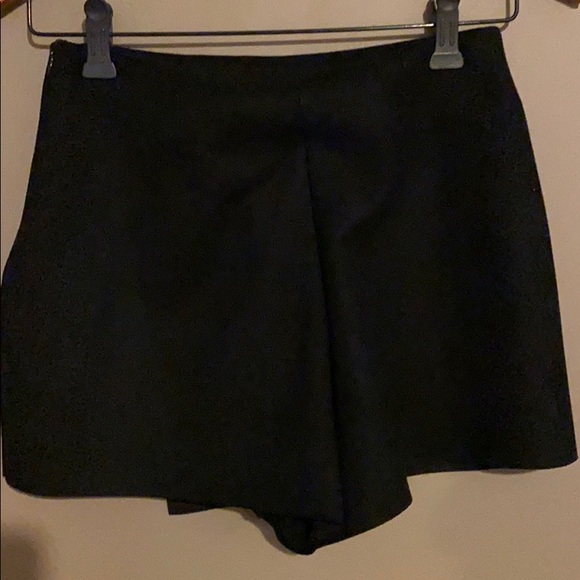 Zara Mini Black Suede Skort - Picture 2 of 3